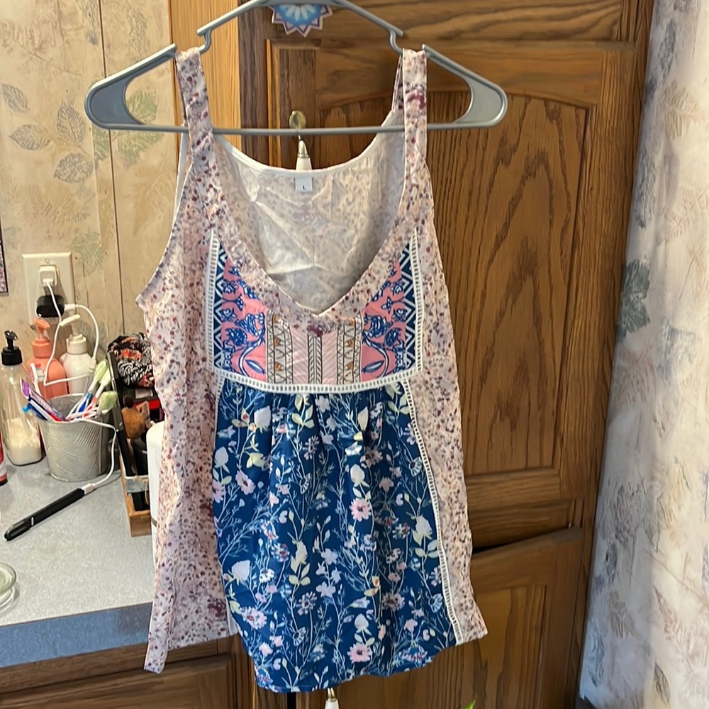 Tops size Lg